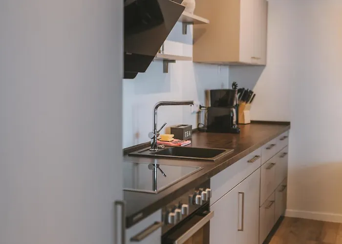 Gruppen-Wohnung Mit Balkon Und Grill 10 Betten *