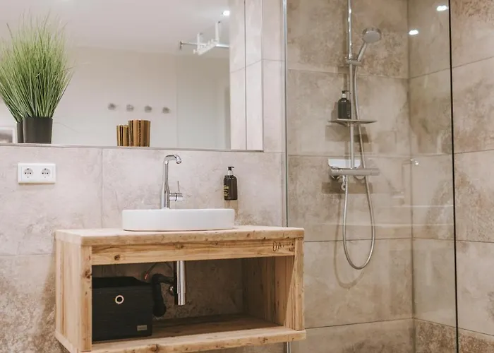 Gruppen-Wohnung Mit Balkon Und Grill 10 Betten