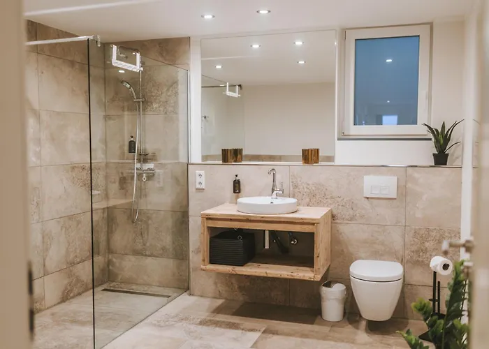 Gruppen-Wohnung mit Balkon und Grill 10 Betten