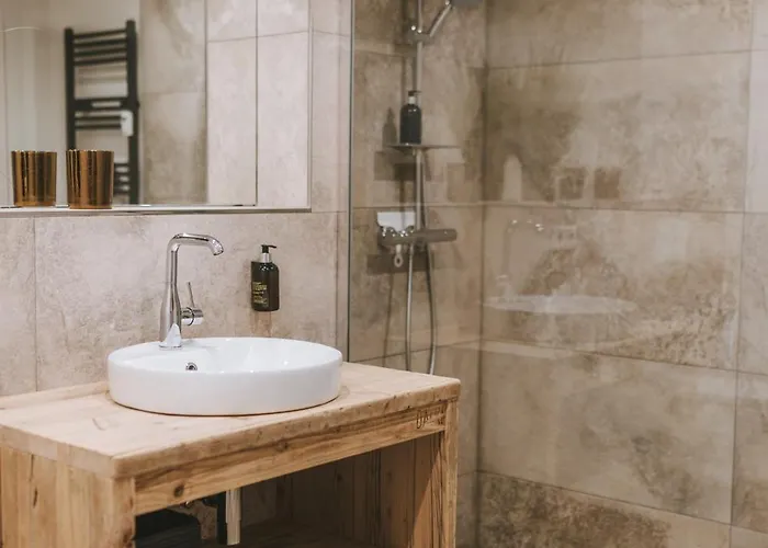 Gruppen-Wohnung Mit Balkon Und Grill 10 Betten 公寓